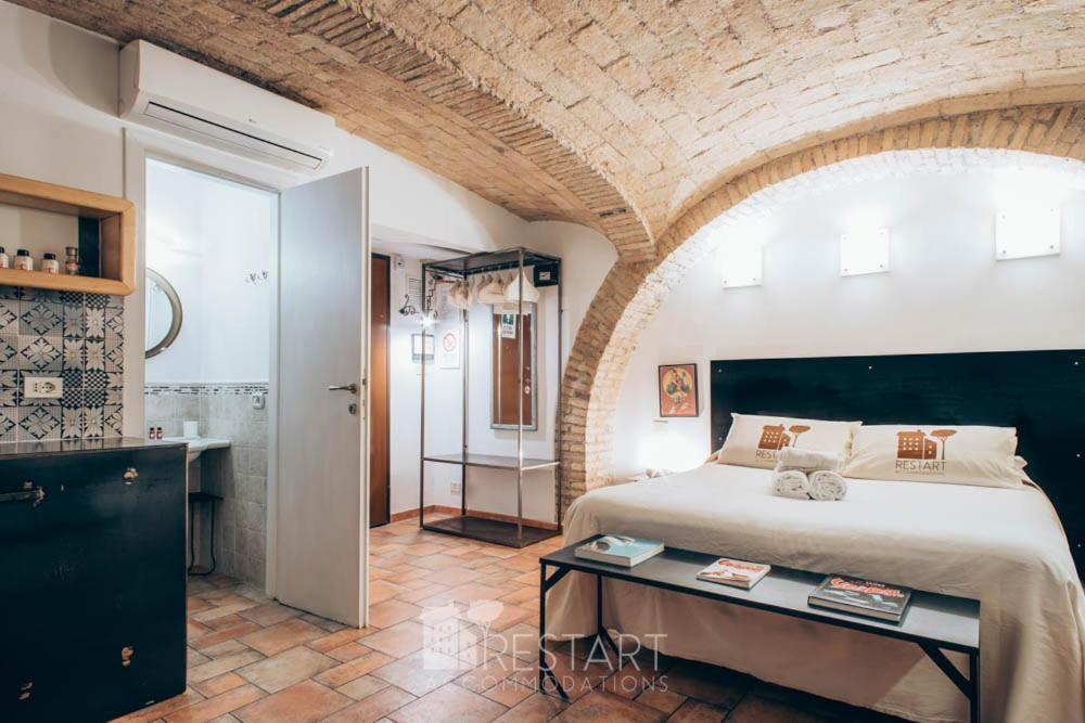 Restart Accommodations Balestra Рим Экстерьер фото
